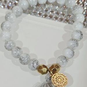 Nordstrom White Howlite Beaded Bracelet w/ Gold Charm & Tassel NWOT‎